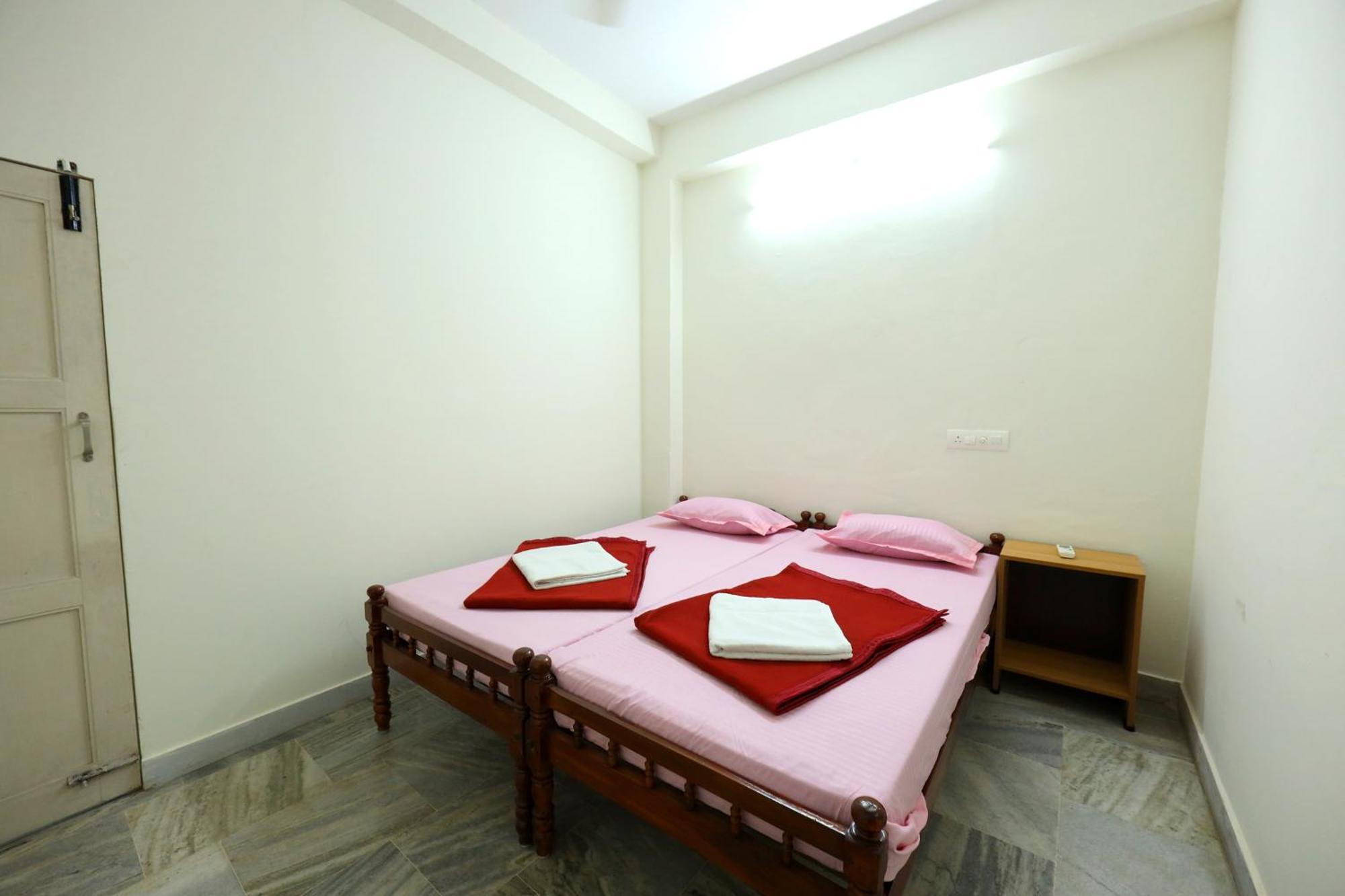 Hotel Temple View Residency Chottanikara Zewnętrze zdjęcie